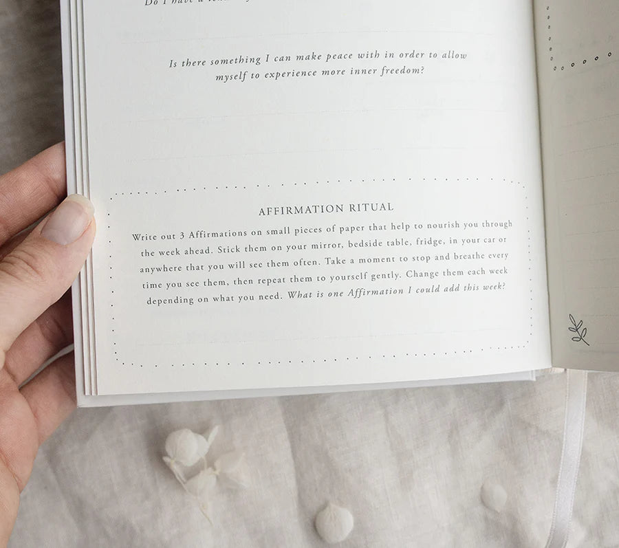 'A Year of Coming Home' Guided Self-Love Journal (Musings from the Moon)