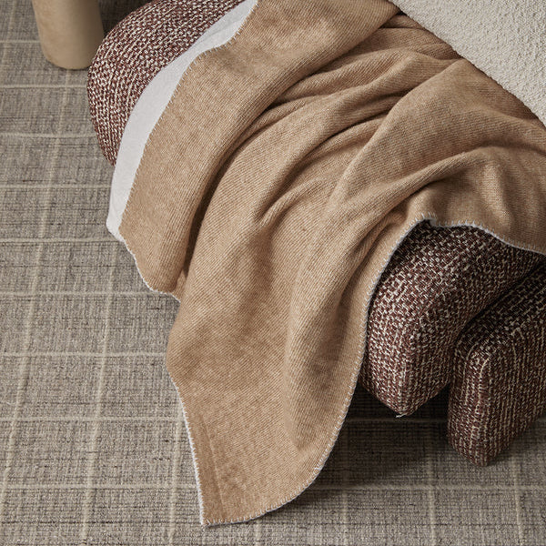 Atelier Blanket Throw – Caramel & White