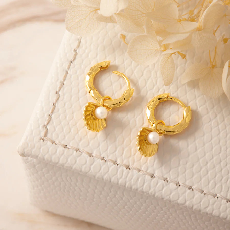 Seashell Earrings with Pearl (Gold)