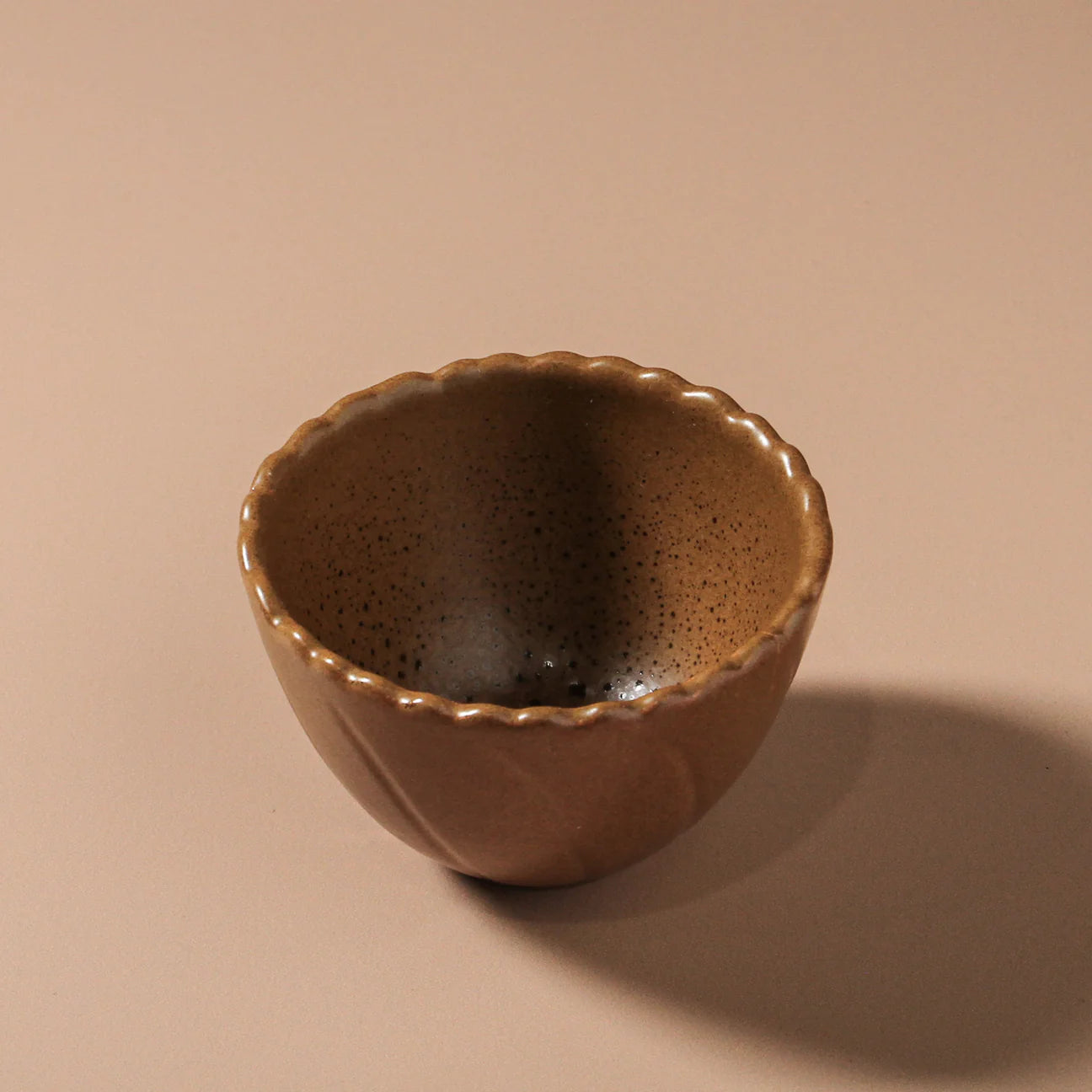 Magnus Scalloped Bowl - Brown