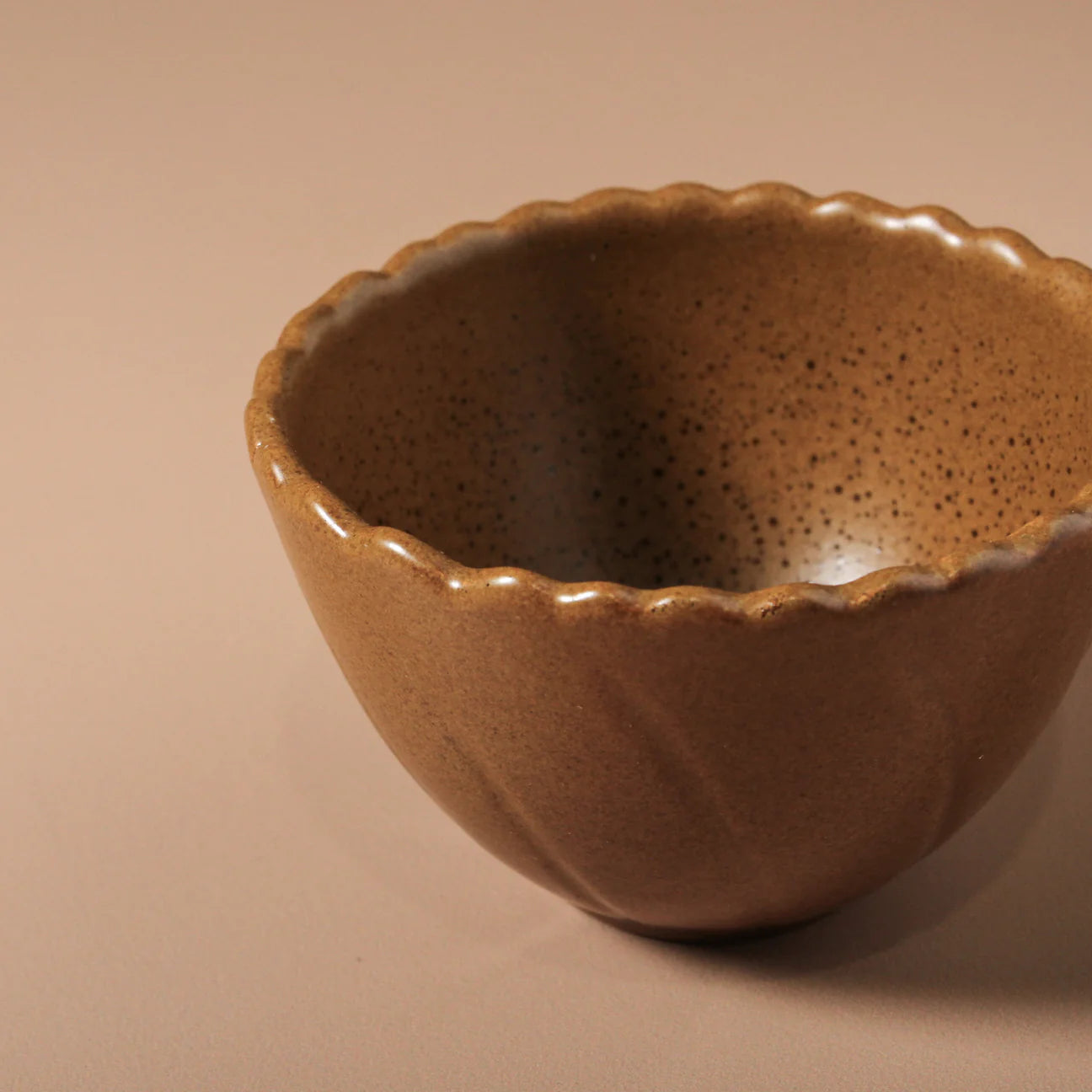 Magnus Scalloped Bowl - Brown