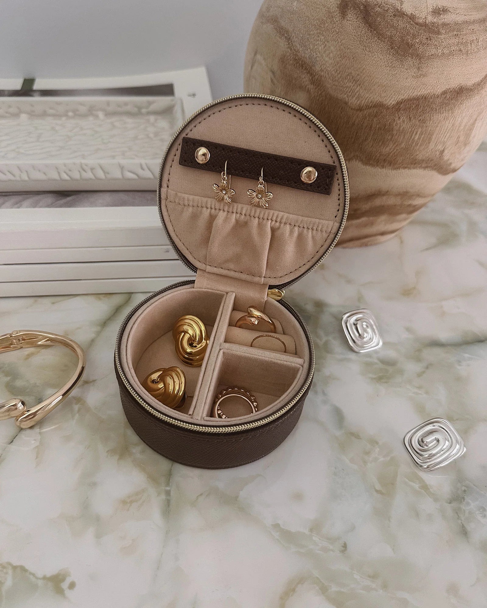 Sisco Jewellery Box (Chocolate) by Louenhide