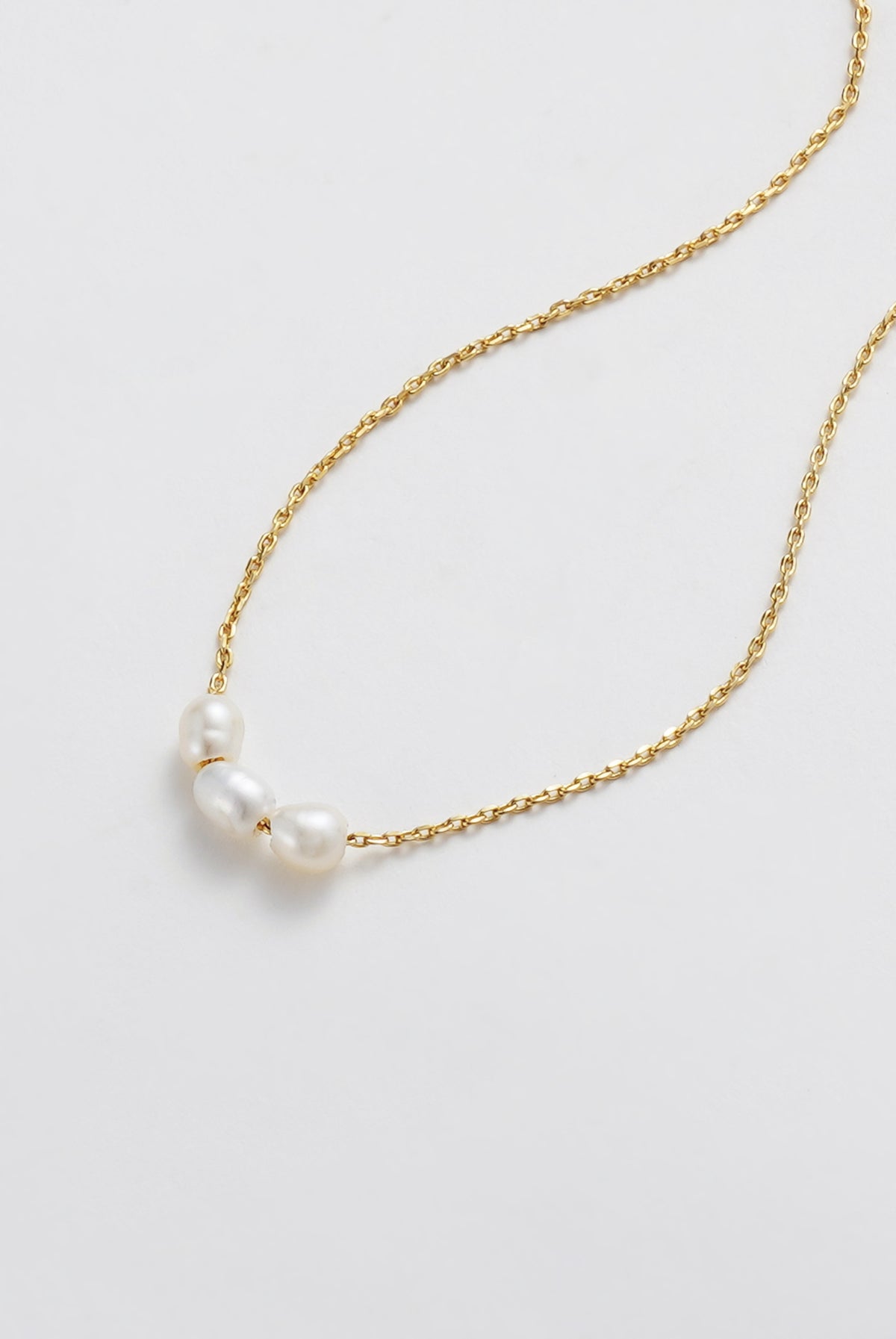 Mini Pearl Necklace (Gold) by Zafino