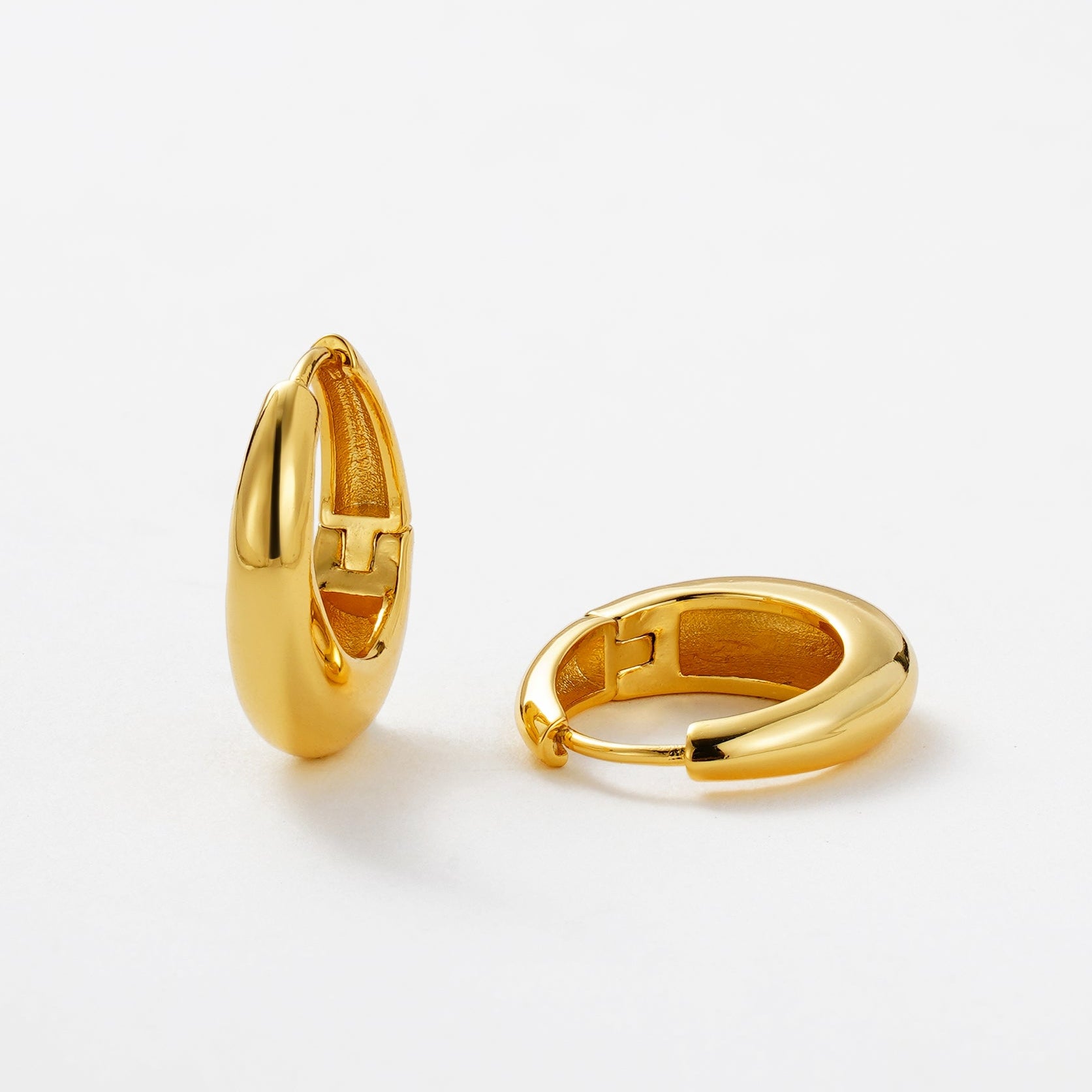 Cleo Hoop (Medium) by Zafino - Gold or Silver