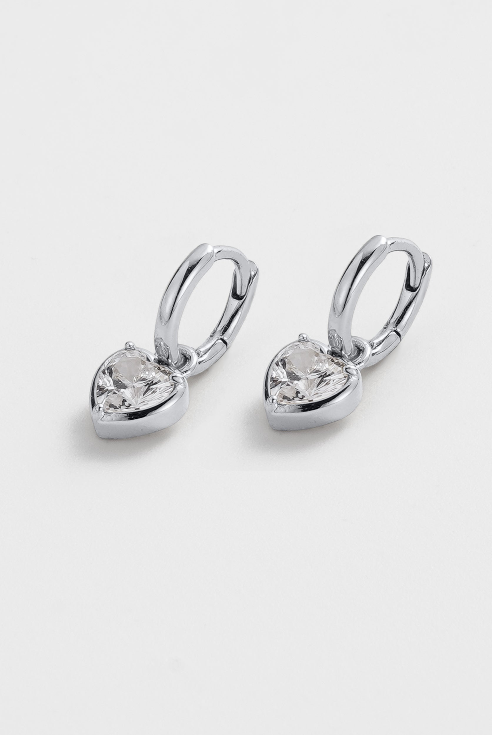 Amor Huggie by Zafino - Gold or Silver