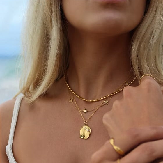 Vera Pendant Necklace by Luna & Mac