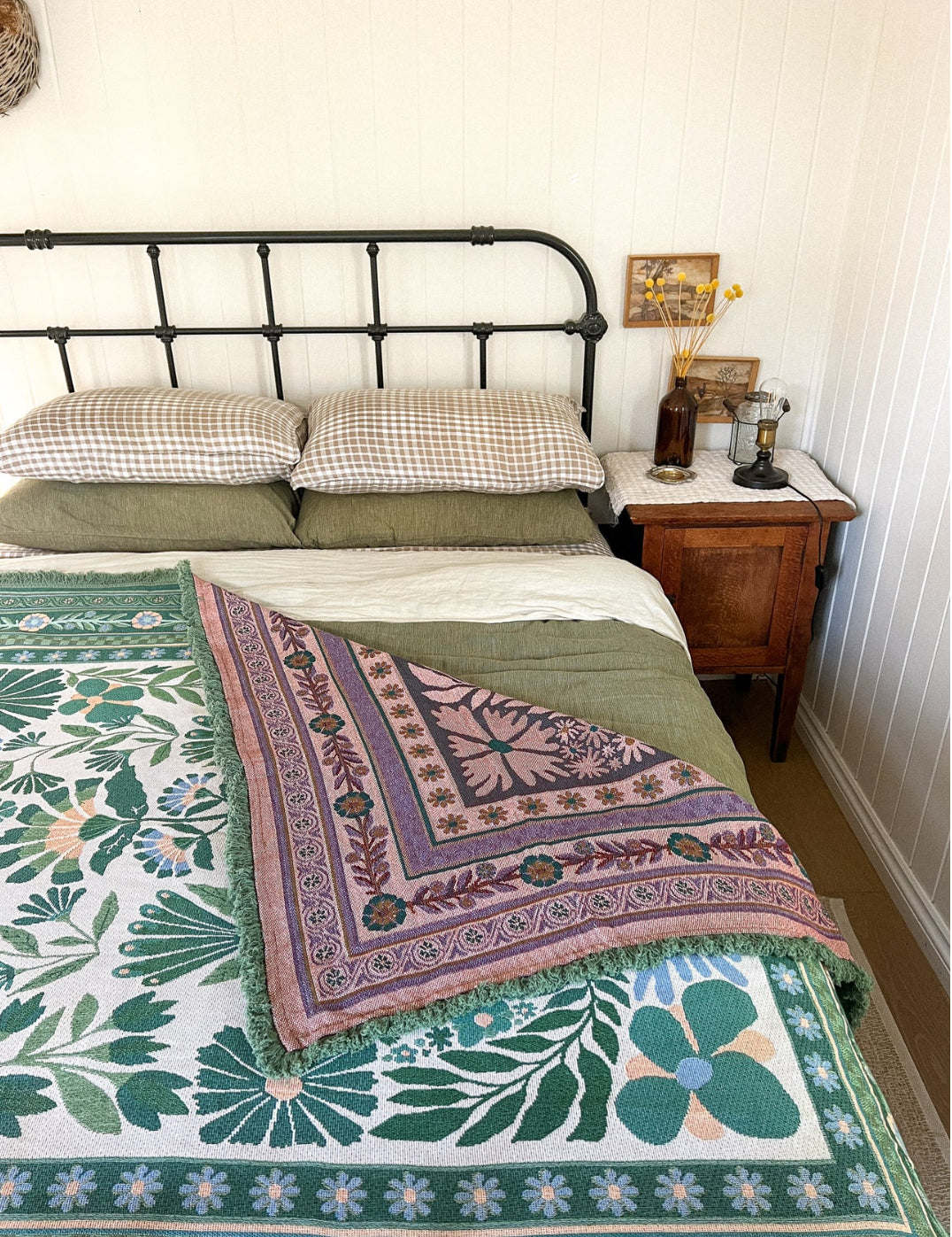 The Dahlia Green Rug