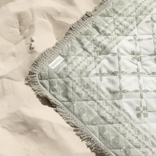 The Zephyr Blanket (Terra) by Layday