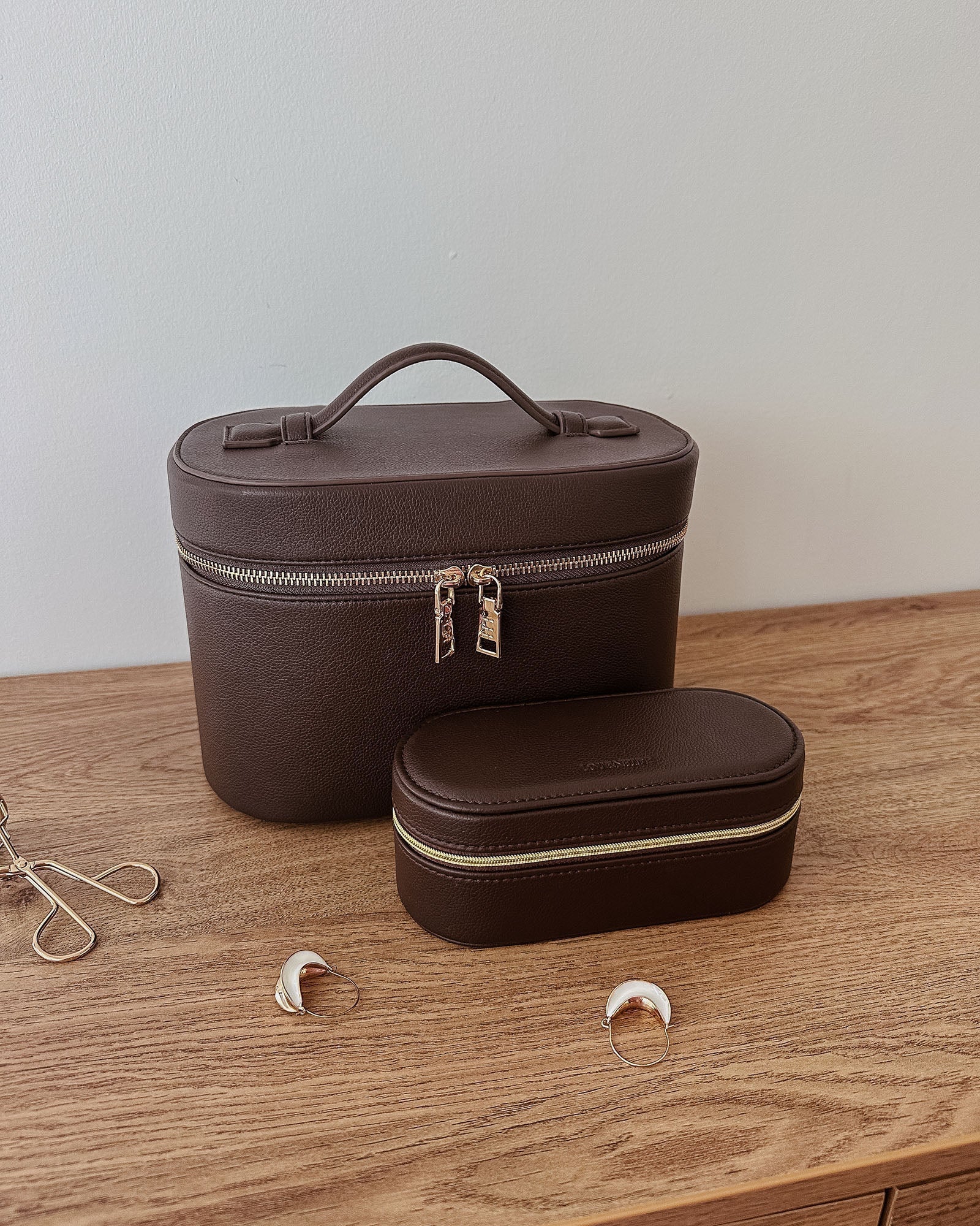 Juliette & Charlee Cosmetic Case Set (Chocolate) by Louenhide