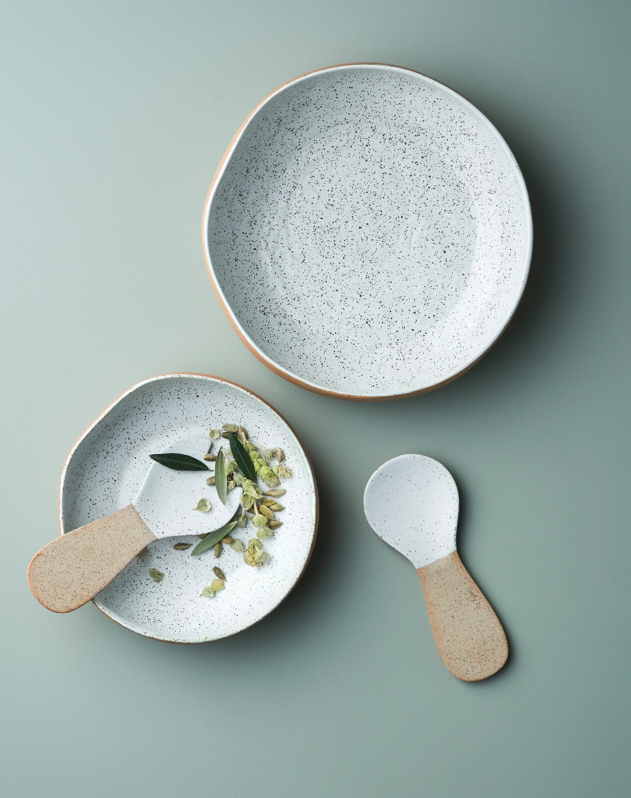 Large Salad Bowl (Garden To Table) by Robert Gordon