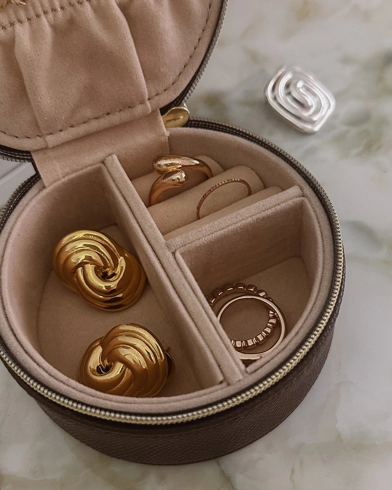 Sisco Jewellery Box (Chocolate) by Louenhide