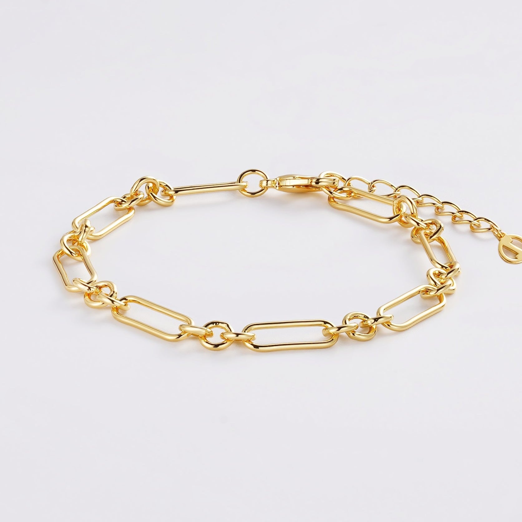 Nia Bracelet (Gold or Silver) by Zafino
