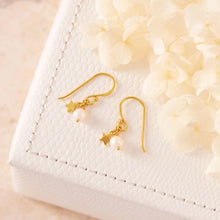 Astral Pearl Earrings / Gold
